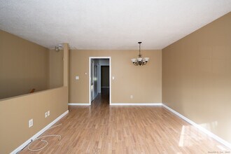 310 Booth St in Stratford, CT - Building Photo - Building Photo