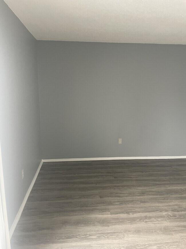 25 E Elmwood Ave in Clawson, MI - Building Photo - Building Photo