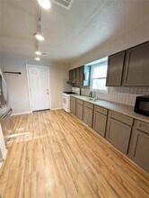 217 E Douglas Dr in Midwest City, OK - Building Photo - Building Photo