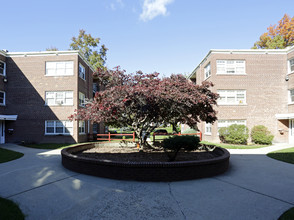 Arlington Court Apartments in East Orange, NJ - Building Photo - Building Photo