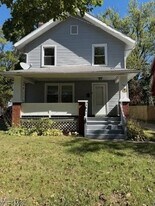 431 Noah Ave in Akron, OH - Building Photo