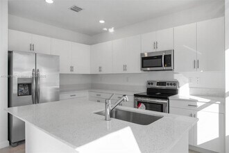 28617 SW 133rd Pl in Homestead, FL - Building Photo - Building Photo
