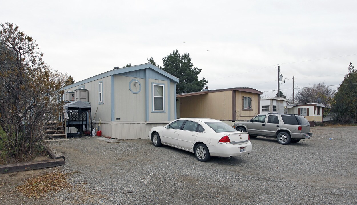 373 W A St in Shoshone, ID - Building Photo