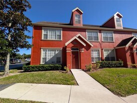 10536 Windsor Lake Ct in Tampa, FL - Building Photo