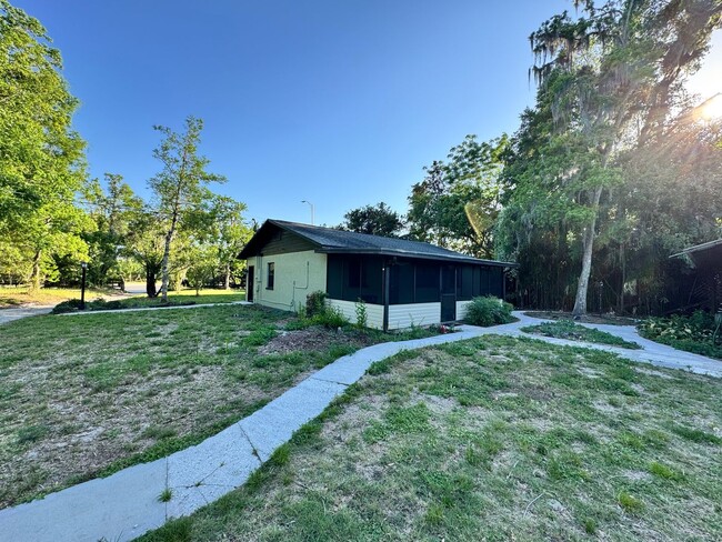 35045 Clinton Ave in Dade City, FL - Building Photo - Building Photo