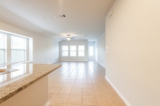 16130 Barge Way in Crosby, TX - Building Photo - Building Photo
