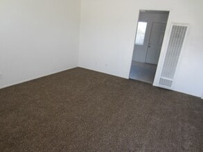 74022 Cactus Dr in Twentynine Palms, CA - Building Photo - Building Photo