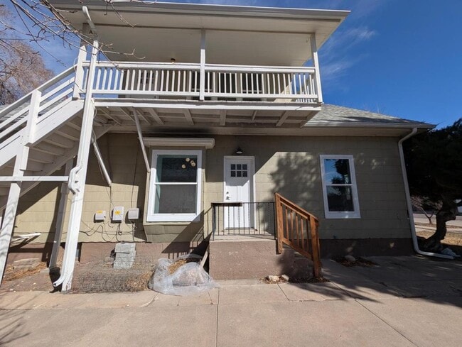 property at 323 N 4th St