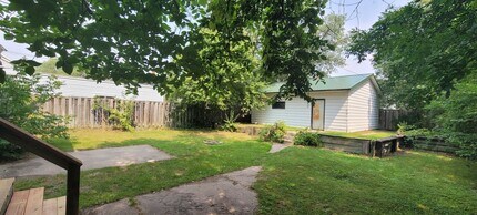 1424 America Ave NW in Bemidji, MN - Foto de edificio - Building Photo