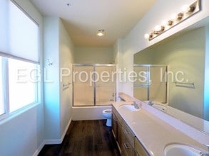 4060 Glencoe Ave-Unit -201 in Marina Del Rey, CA - Building Photo - Building Photo