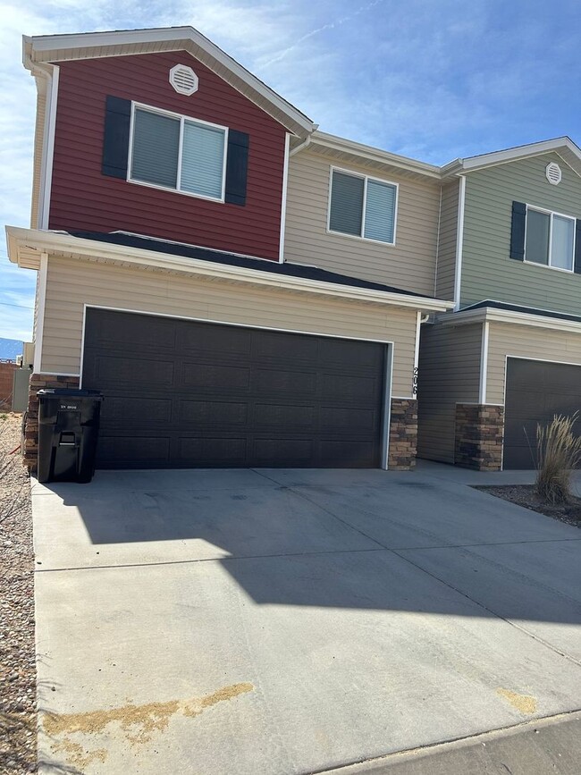 property at 206 E 3025 N