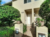 5811 Glencove Dr in Naples, FL - Foto de edificio - Building Photo