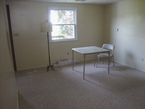 698 Charlotte Ave, Unit 698 in Hermitage, PA - Foto de edificio - Building Photo