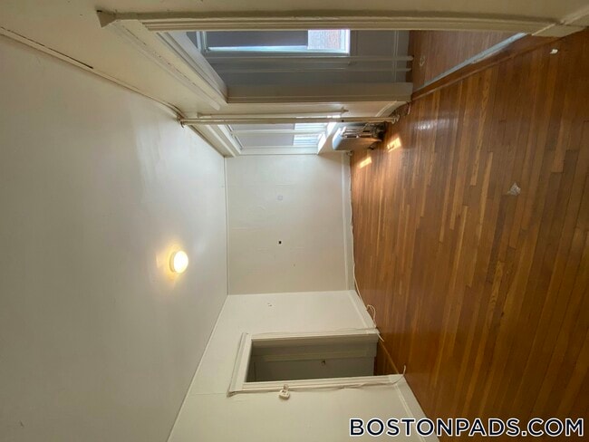 231-235 Park Dr in Boston, MA - Foto de edificio - Building Photo