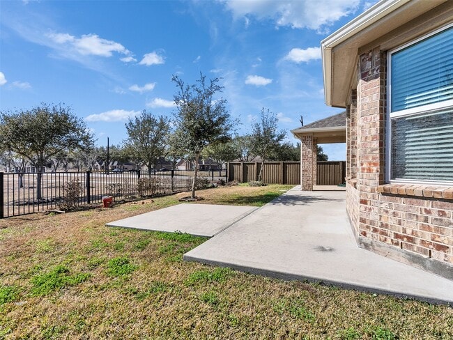 property at 6096 Pearland Pl