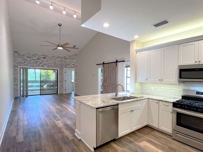 property at 1712 Garden Lake Dr