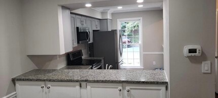 8503 Gambel Oak Dr in Springfield, VA - Building Photo - Building Photo