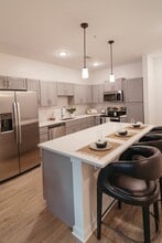Livano Grand National in Orlando, FL - Foto de edificio - Building Photo