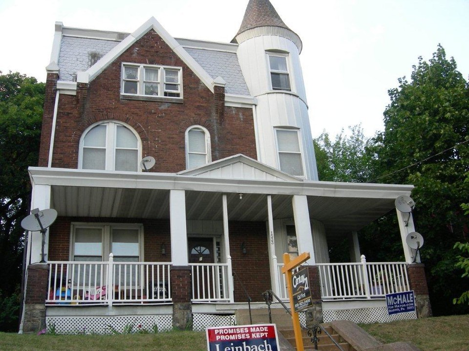 1533 Perkiomen Ave in Reading, PA - Foto de edificio