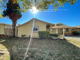 1445 Delwood St in Vallejo, CA - Building Photo