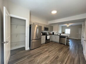 2005 Willow Dr in Richmond, KY - Foto de edificio - Interior Photo