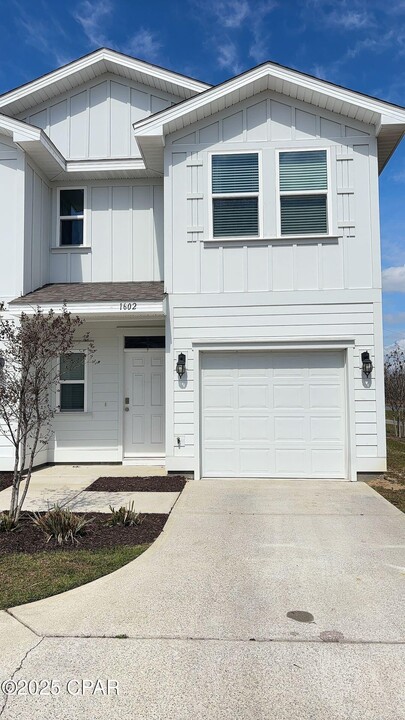 1602 Caleigh Ct in Lynn Haven, FL - Building Photo