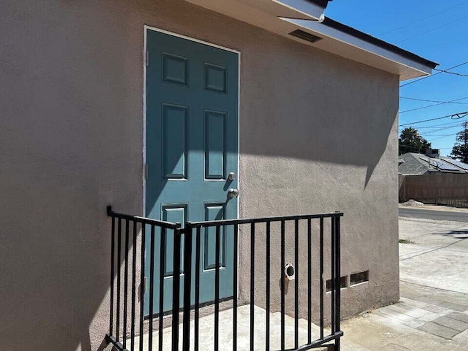 1008 H St in Bakersfield, CA - Building Photo
