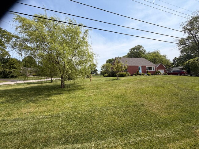 1810 Woodland Rd in New Albany, IN - Building Photo - Building Photo