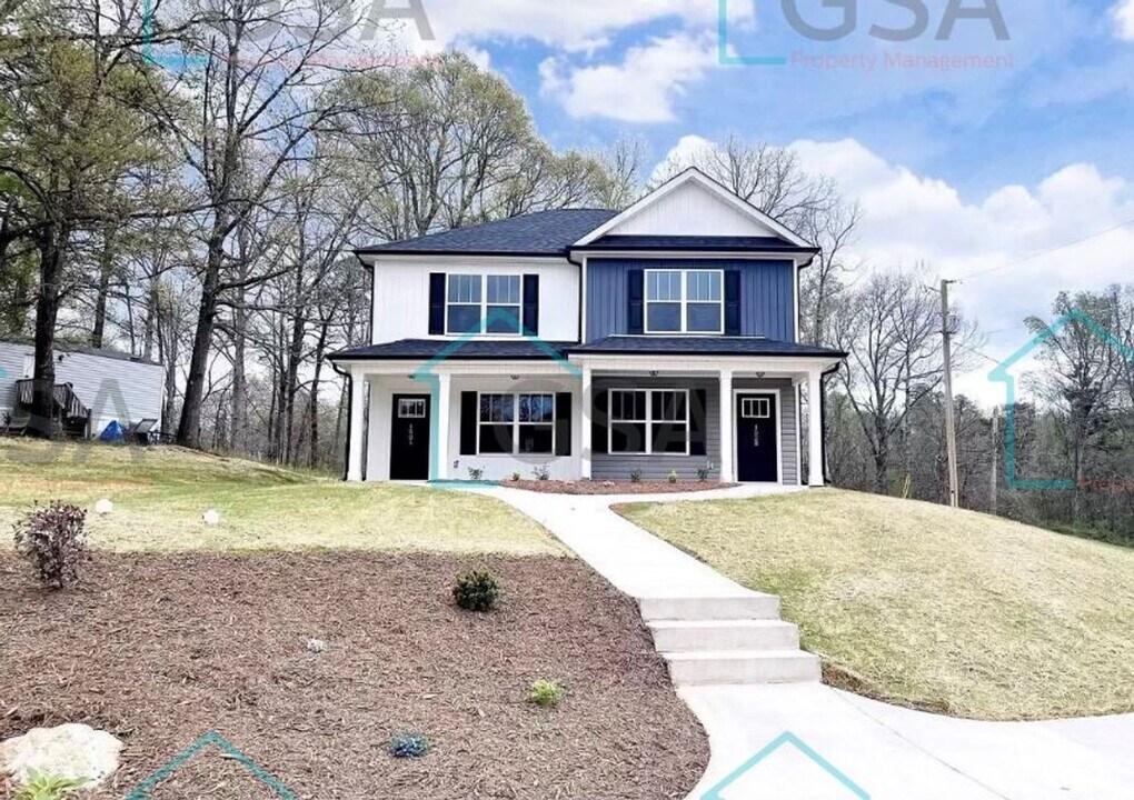 152 S Church St in Duncan, SC - Building Photo