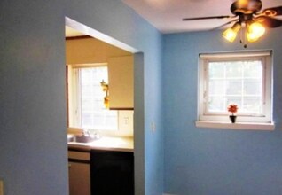 20 Saint Paul St, Unit 3 in Brookline, MA - Building Photo - Building Photo