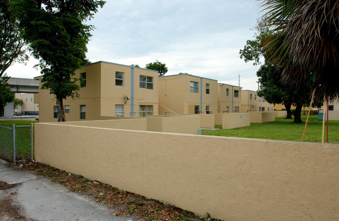 Gwen Cherry 13 in Miami, FL - Building Photo