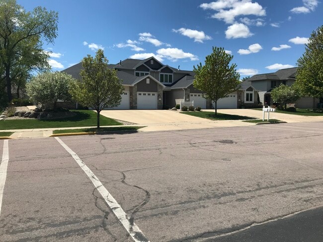 6310 Holscher Rd, Unit 6310 in McFarland, WI - Building Photo - Building Photo