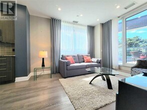 18-218 Graydon Hall Dr in Toronto, ON - Building Photo - Building Photo