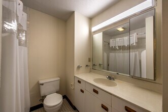 144 North Beacon St, Unit B in Boston, MA - Building Photo - Building Photo