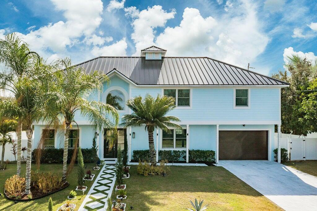 100 Norwood Rd in Jupiter, FL - Building Photo