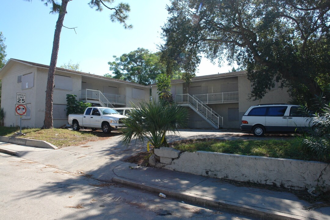 1090-1100 Cocoanut Ave in Sarasota, FL - Foto de edificio