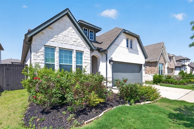 211 Amaranth Wy
