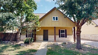 3359 Keefer Loop in College Station, TX - Building Photo