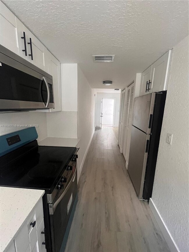 3417 NW 22nd Ave in Miami, FL - Foto de edificio - Building Photo