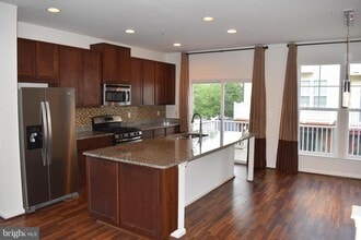 22455 Glenbow Way in Clarksburg, MD - Building Photo - Building Photo