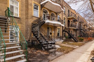 4590-4598 Messier St in Montréal, QC - Building Photo