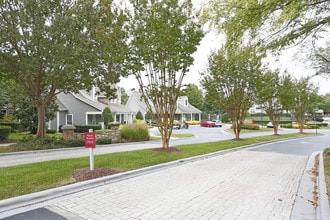 Elan at Mallard Creek Apartment Homes in Charlotte, NC - Building Photo - Building Photo