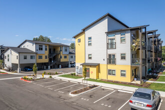 Centennial Park in Arlington, WA - Foto de edificio - Building Photo