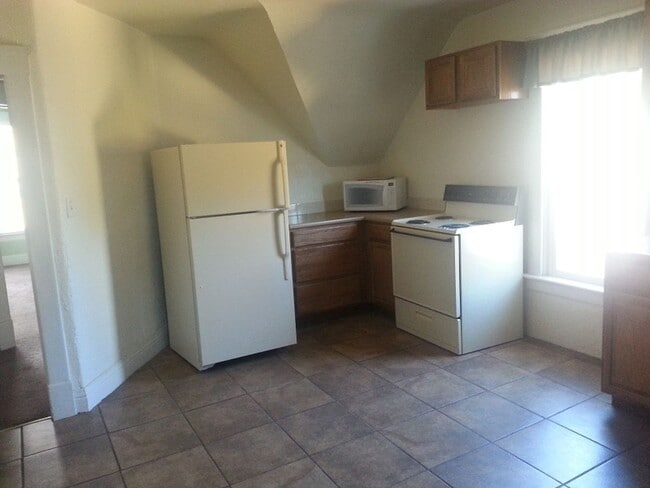 616 S 8th Ave in Bozeman, MT - Building Photo - Building Photo