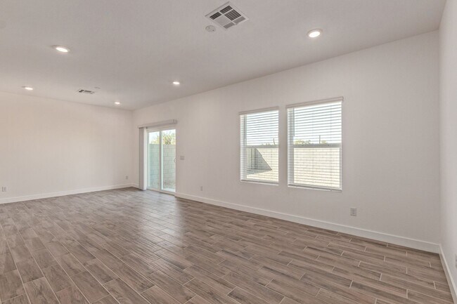 1552 N Pueblo Dr in Apache Junction, AZ - Building Photo - Building Photo