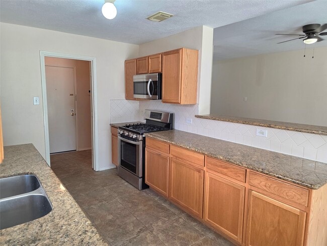 16106 Darwood Ct in Houston, TX - Building Photo - Building Photo