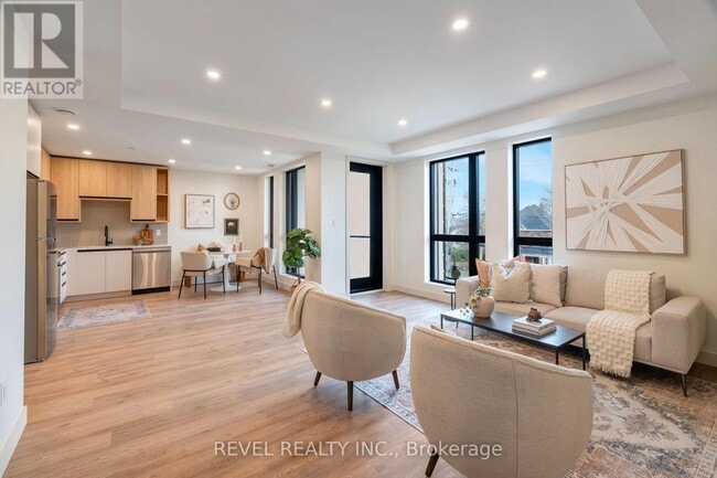 property at 4390 Hillview Dr