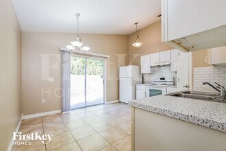 100 Gleason Cove in Sanford, FL - Foto de edificio - Building Photo