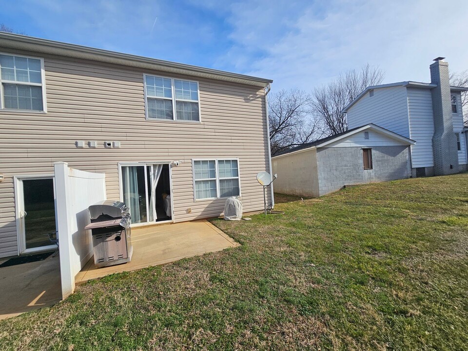 3059 Hubbard Rd in Charlotte, NC - Building Photo