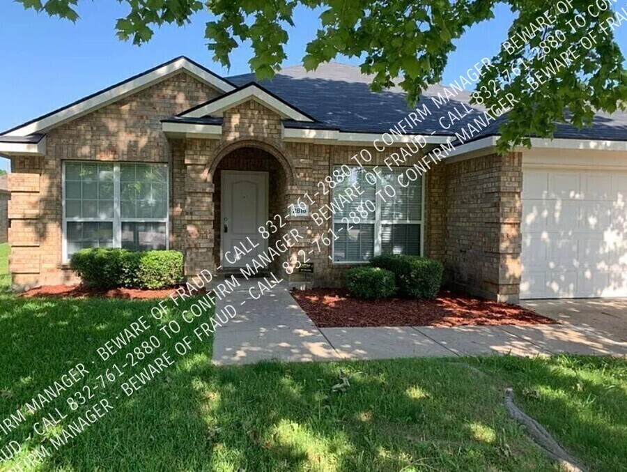 2816 Blue Heron Dr in Mesquite, TX - Building Photo